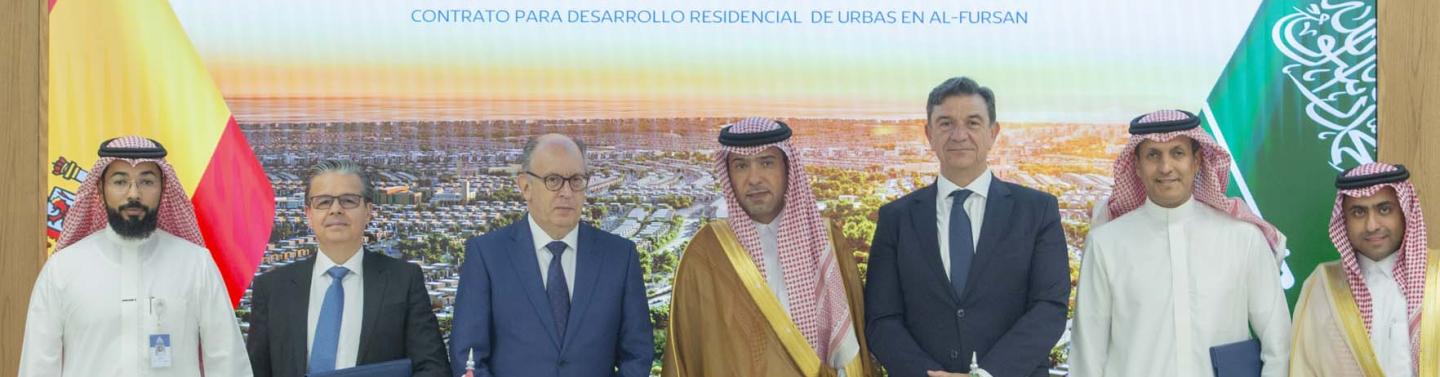 وزير الإسكان يشهد توقيع اتفاقية تطوير وإنشاء 589 وحدة سكنية في ضاحية الفرسان بقيمة تقارب مليار ريال